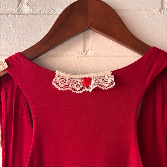 Red dress with lace accents - Picture 6 of 6